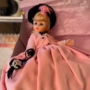 Paulette Madame Alexander